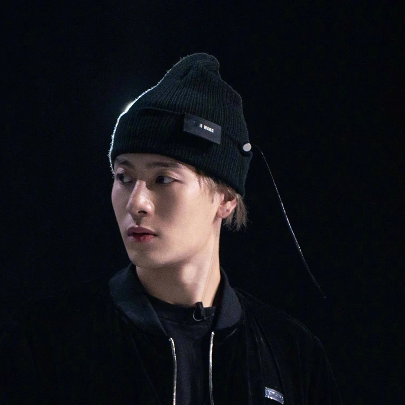 

High-quality fashion brand WANG men sports wool knitted hat autumn and winter warm everything street casual women cold hat