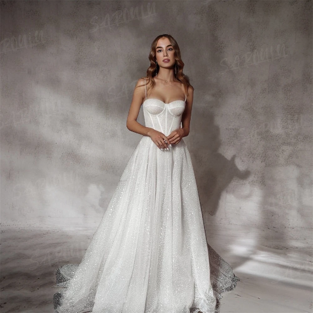 Рисунок 2 - Женское свадебное платье со шлейфом