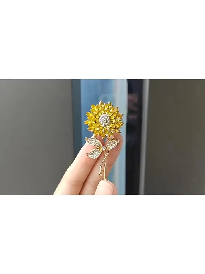 Vintage Rhinestone Sunflower Brooch Pin - Crystal Flower Design, Alloy, Hat & Bag Accessory For Women