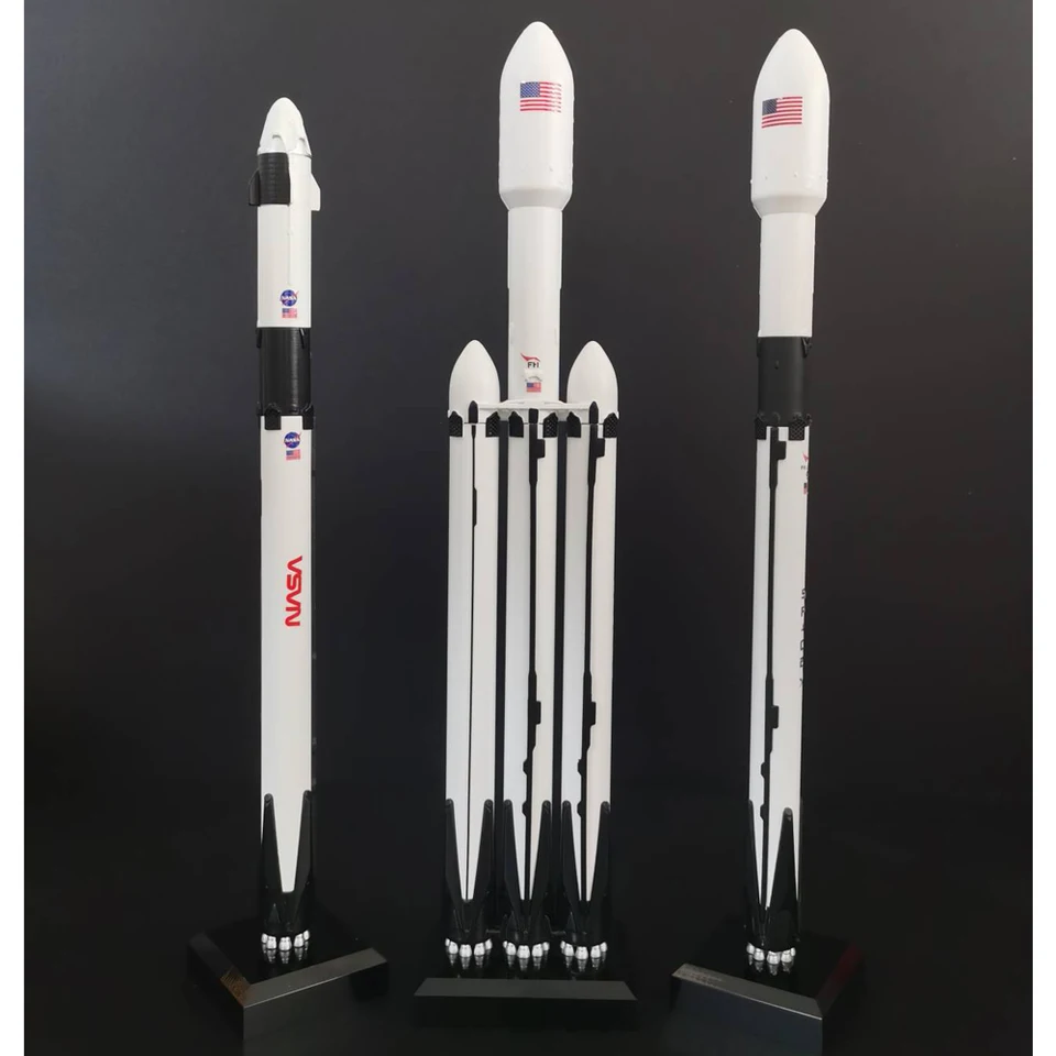 SpaceX Falcon 9 ロケットモデル Amazon.co.jp: SpaceX モデルドラゴン宇宙船ファルコン 9