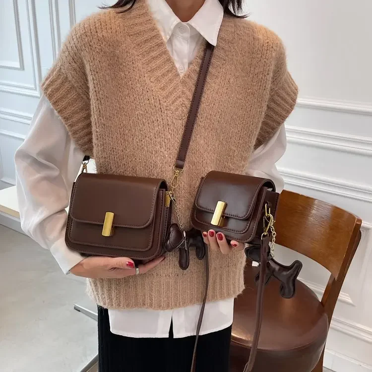 Popular Small Square Versatile Fashion Messenger for Women 2024 New Stylish Textured Commuter Shoulder Bag