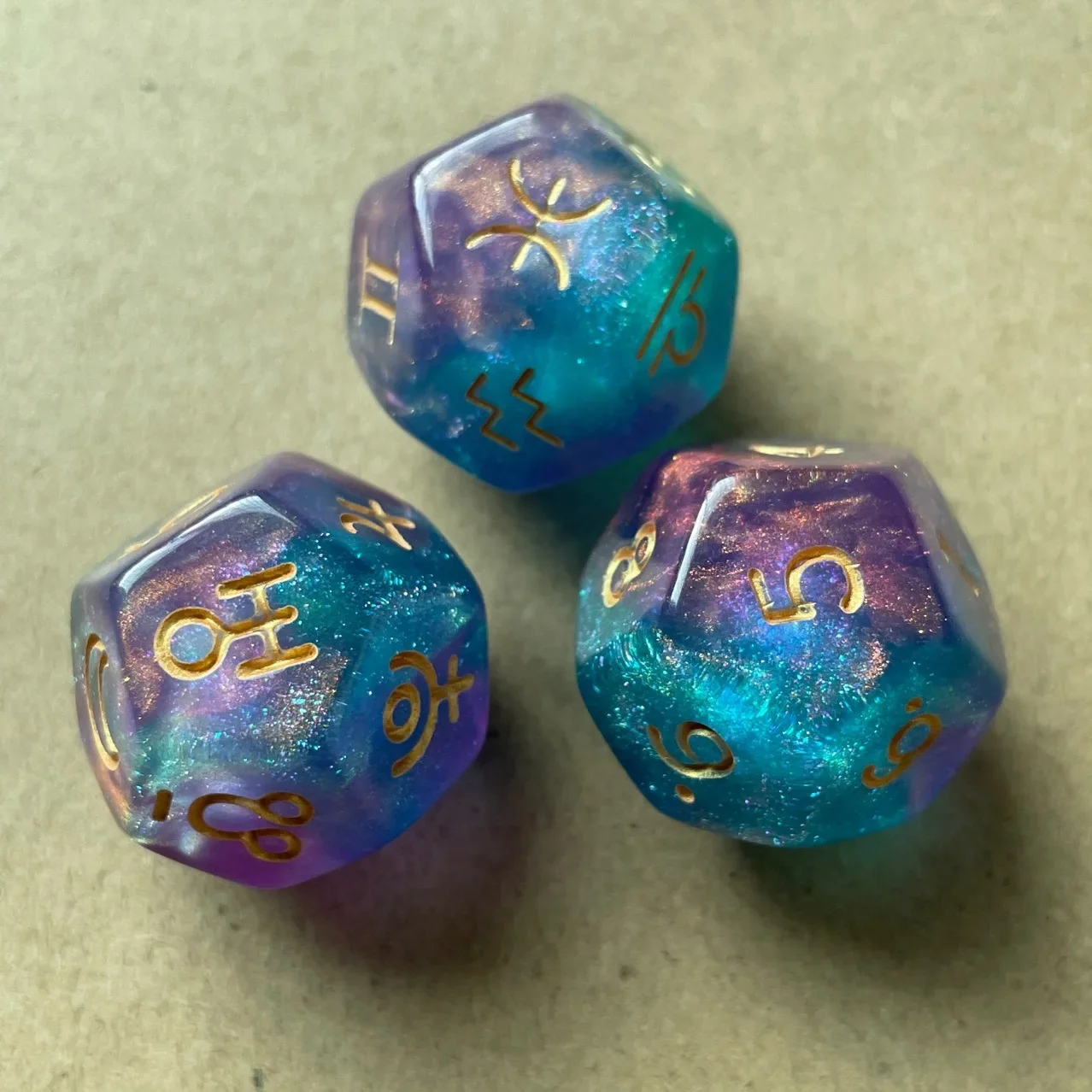 Astrological Dice 12 Sided Multicolor Constellation Dice for Party Game Astrology Tarot Constellation Divination 3pcs/lot