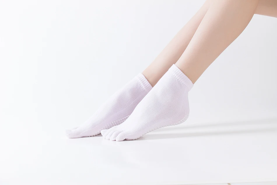 WOSWEIR 1 Pair Women Sports Yoga Socks Five Finger Slipper Anti Slip Lady Pilates Ballet Heel Professional Dance Protector 9 S3f169d90b2e24203bf240e314256c61aW