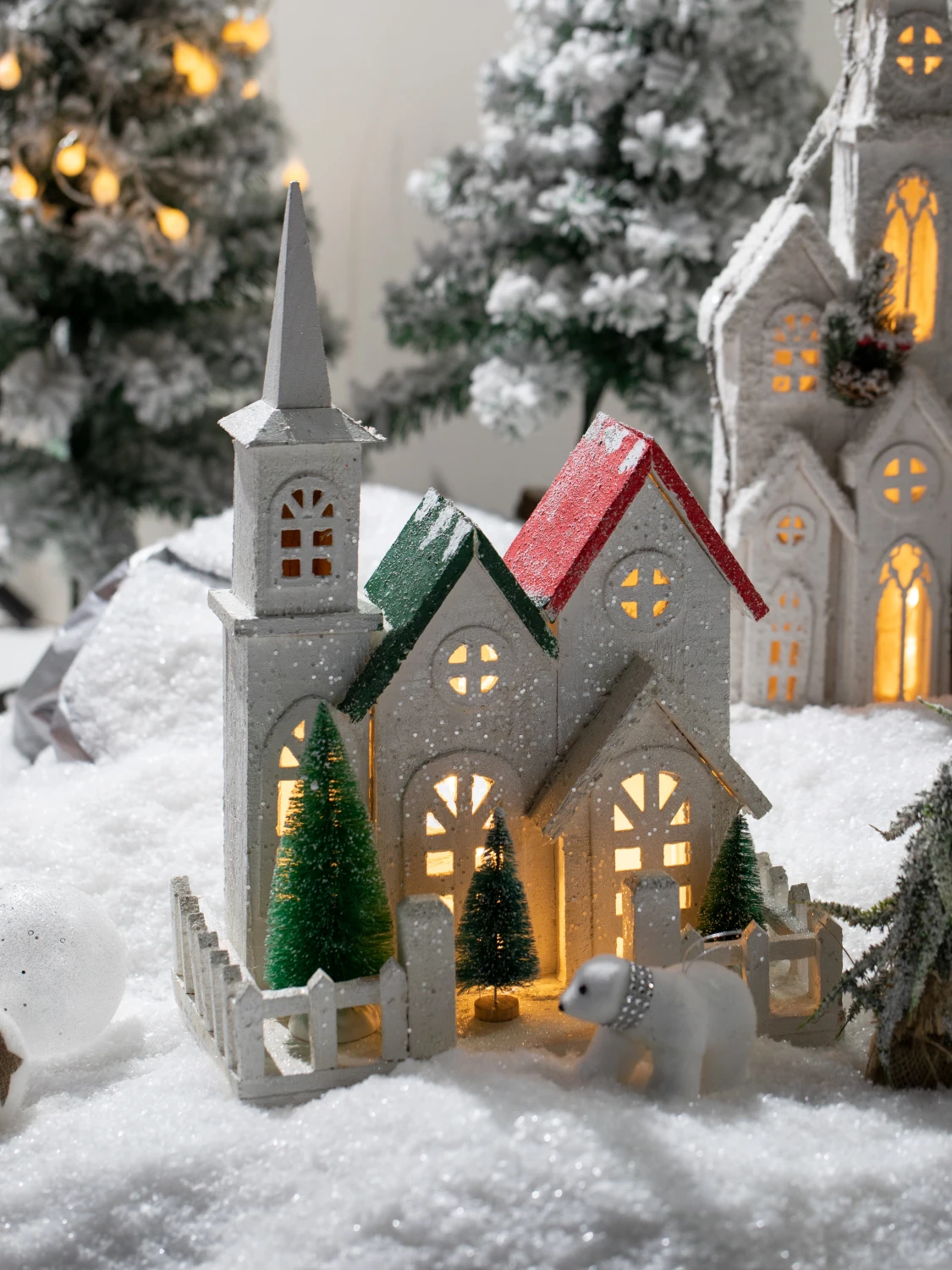 

Christmas Decoration Wooden House Snow Scene Castle with Light Small House Atmosphere Scene Layout Table Decorations Window Wood