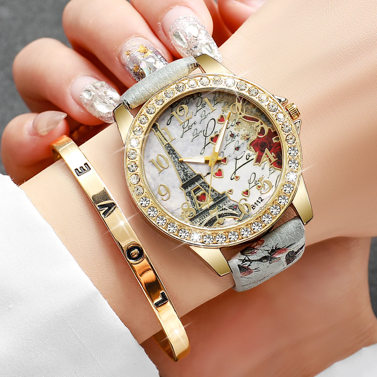 çeşitli saat ve bilezik tasarım seçenekleri