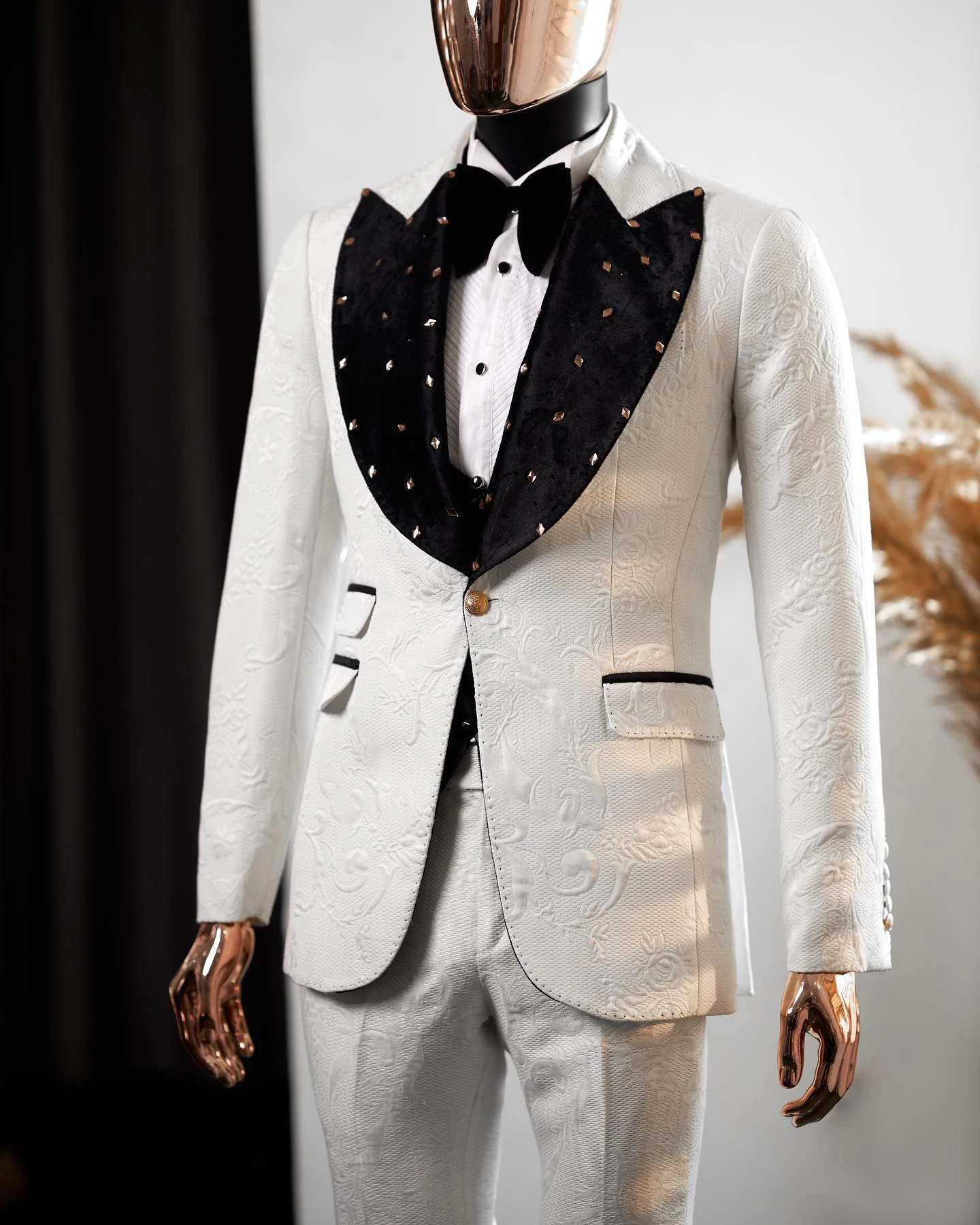 Men's Suits Tailored 2 Pieces Jacquard Blazer Pants One Button Wedding Velvet Peaked Lapel Crystals Formal Custom Made Plus Size