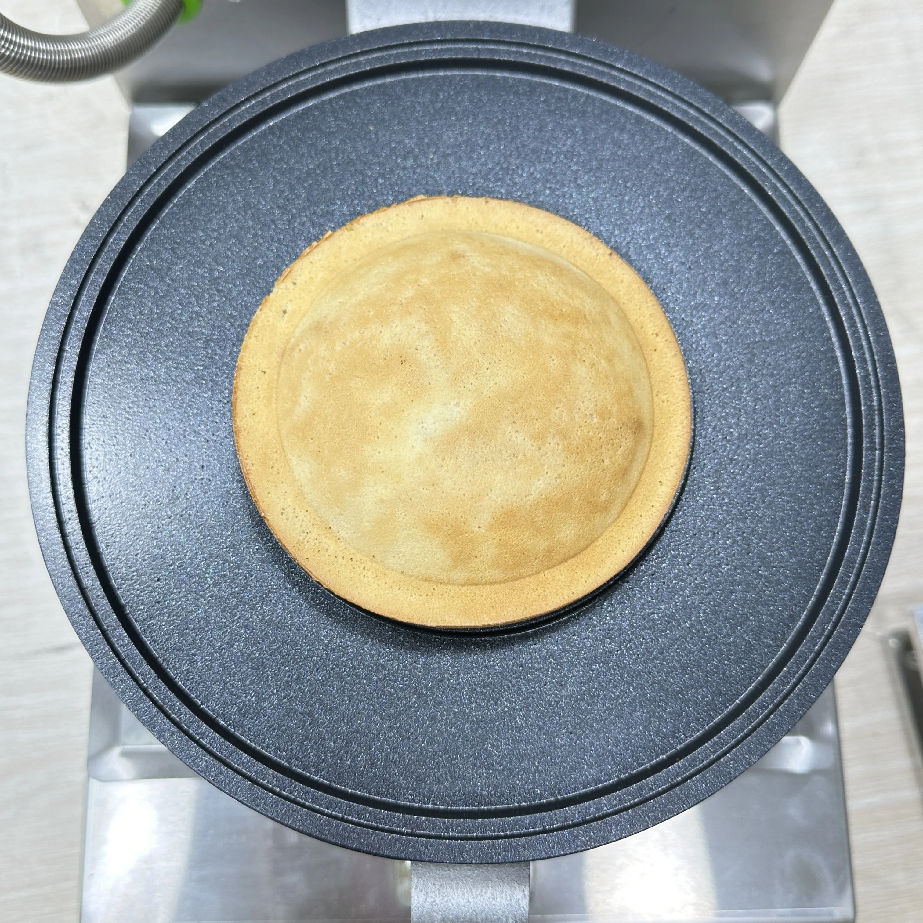 Popular Street Machine of small business Electric Gelato Sandwich Maker UFO Burger Maker Machine