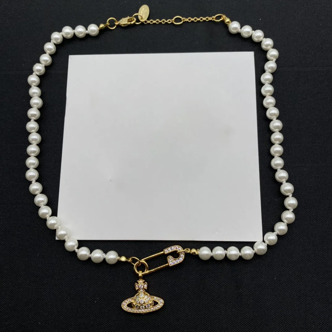 

New best-selling French niche design with Instagram style Saturn pearl necklace, women's diamond inlaid sparkling jewelry