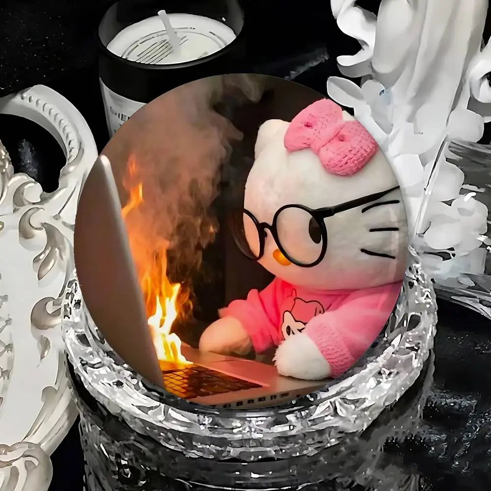 Broches Redondos de Lata Hello Kitty: Pins de Lapela para Bolsas e Acessórios, Lembranças e Presentes