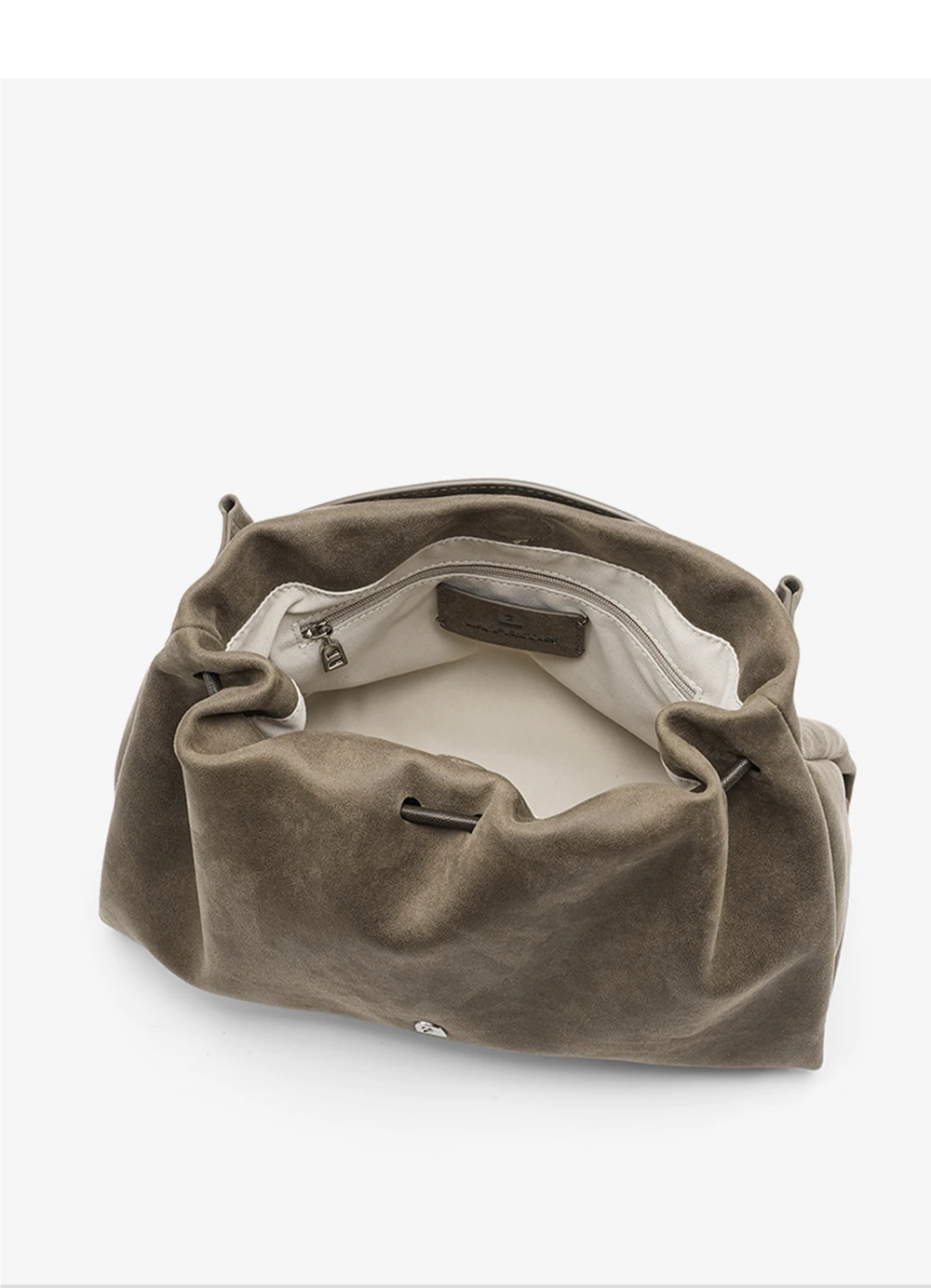 Genuine leather tote, hardware detail