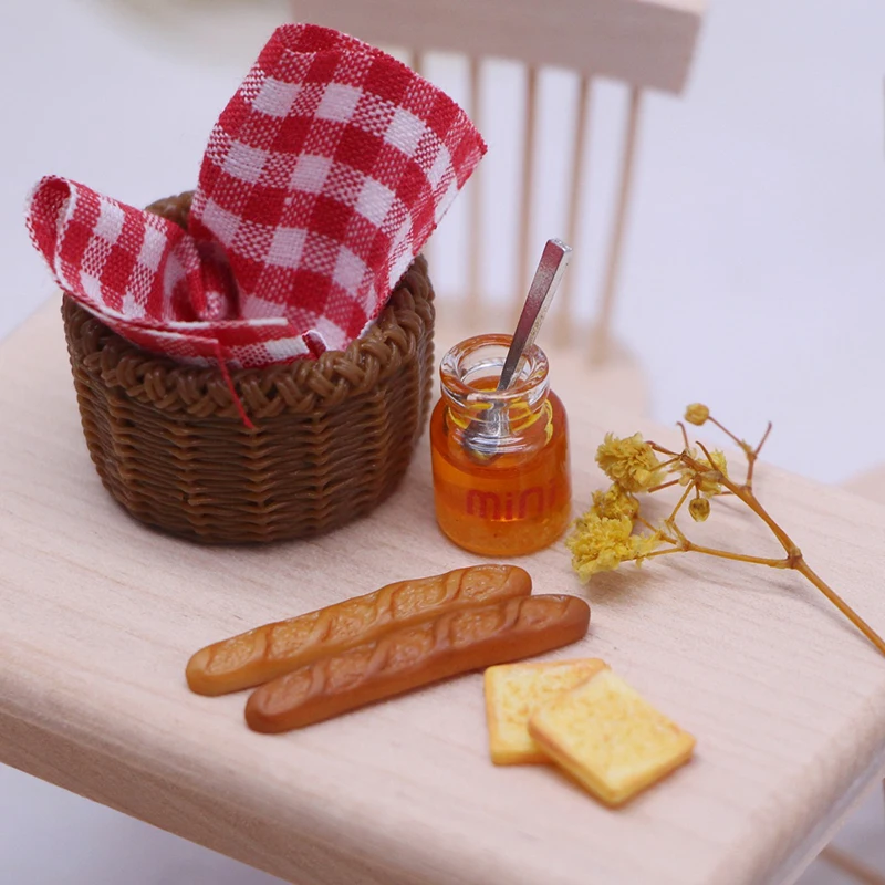 

1/12 Dollhouse Simulation Bread Honey Picnic Basket Set Dollhouse Mini Food Decoration Dolls House Kitchen Accessories