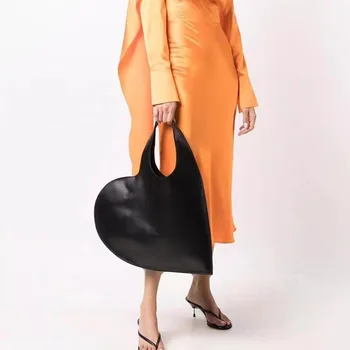 Borse a tracolla per ascelle da donna con cuore di design di lusso Borse e borsette con pochette alla moda Borse a mano superiori estive femminili Borse shopper 1