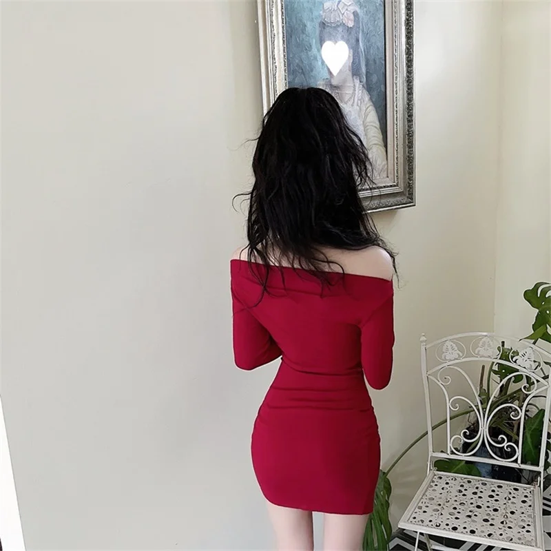 Women y2k Dress Solid Color Off Shoulder Long Sleeve Asymmetrical Hem Bodycon Mini Dress Going Out Club Party Dresses