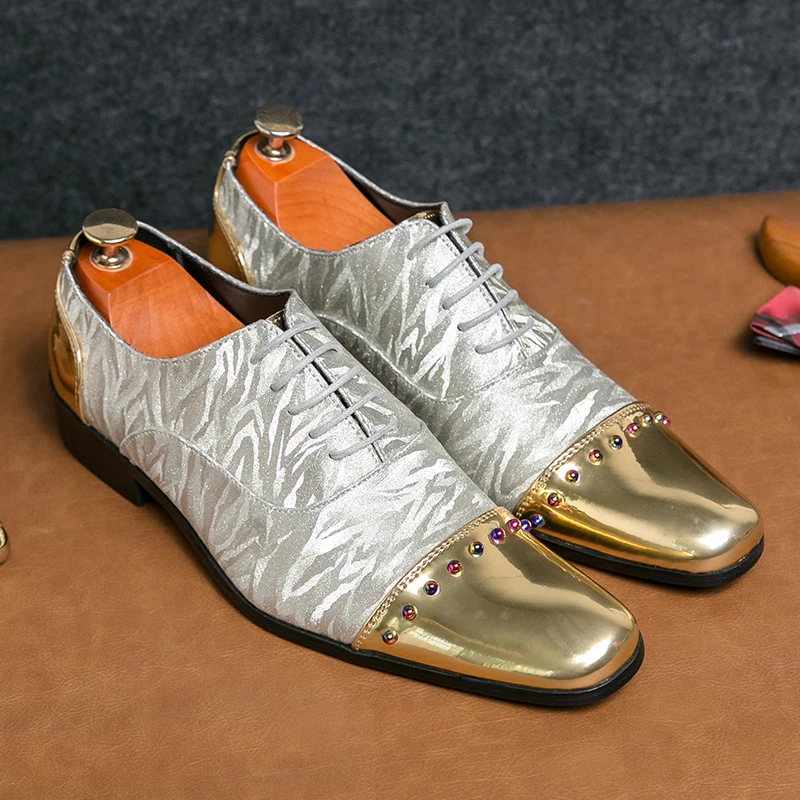 Рисунок 2 - Туфли мужские серебристые с острым носком