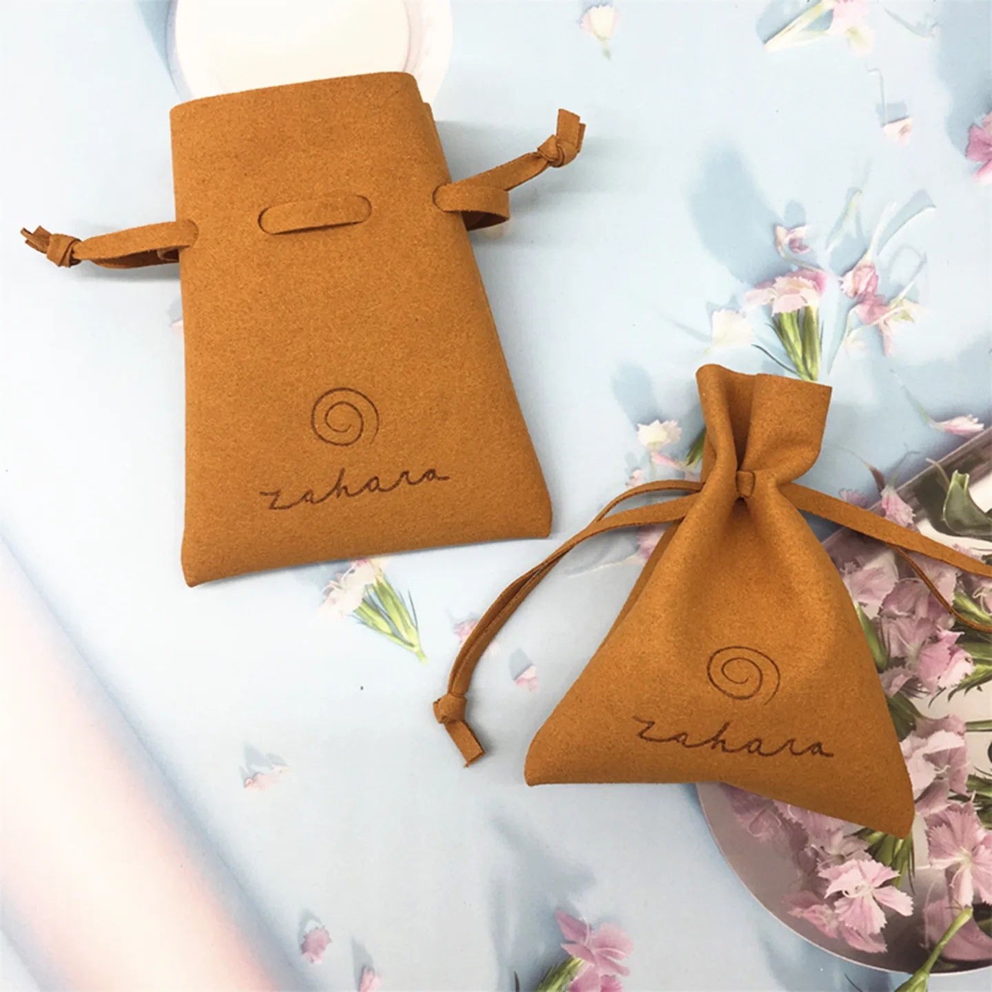50 pieces of sand color personalized jewelry packaging bag drawstring can be customized logo fashion microfiber multi-color luck