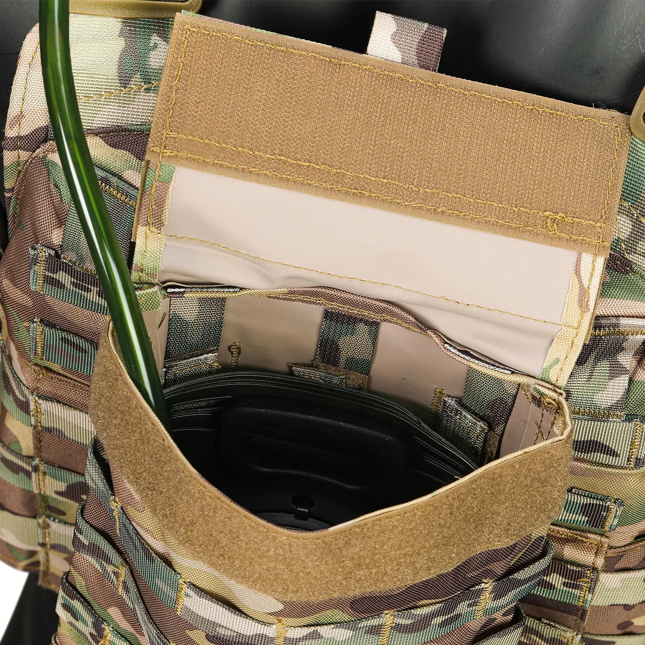 야케다 MOLLE 시스템 아웃도어 내마모성 조끼, 2L 식품 등급 물주머니가 있는 등받이 물주머니 수납공간
