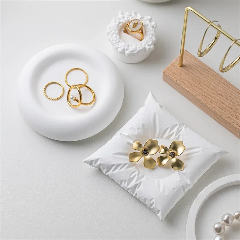 Pillow Candlestick Tray Clay Silicone Mold DIY Home Decoration Throw Pillow Jewelry Ring Display Gypsum Silica Mould Resin Molds