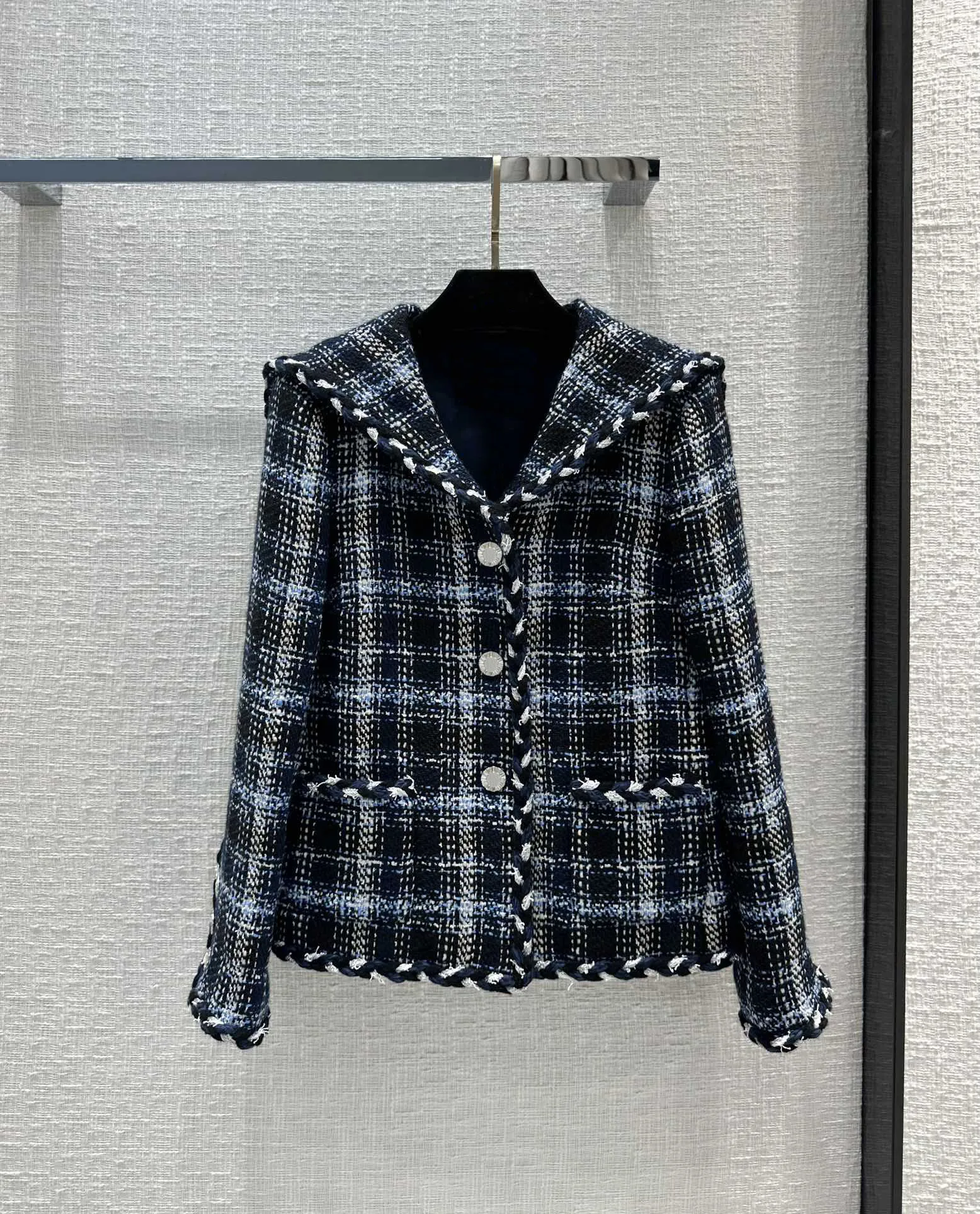 

Классическая куртка с воротником-шалью, двойным карманом и трехмерной подгоняемой талией, модная простая Осенняя Новинка 2023, Лидер продаж