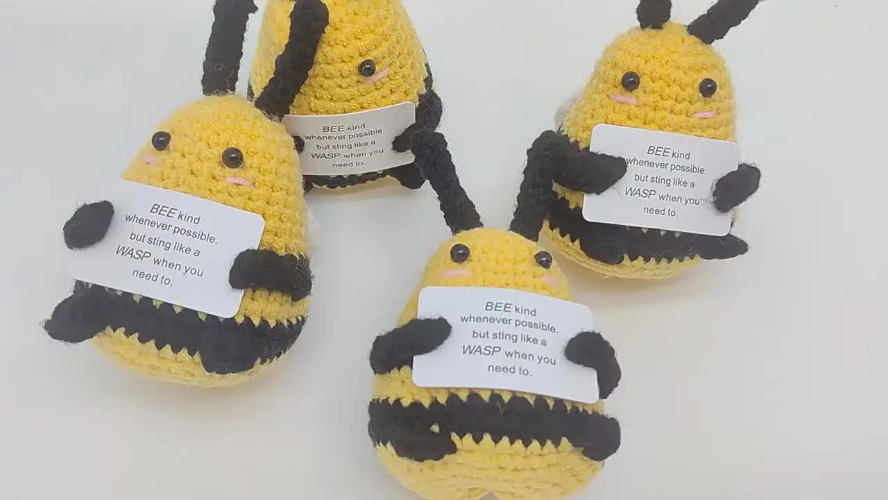 Bee Positive Häkeltiere – Kleine Biene Mit Motivationskarte, Handgehäkelt, Geschenk Für Emotionale Unterstützung