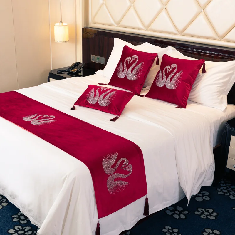 

European Style Fashion High Quality Bed Flag Hotel Cupboard Velvet Table Runner Decor for Home Parlor Wedding Room Pillowcase