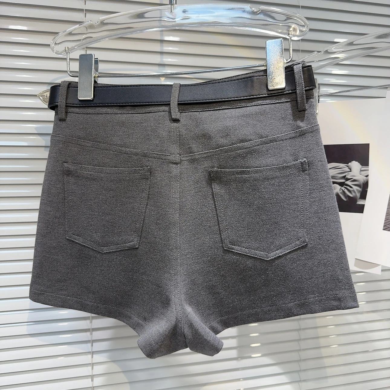 Elegant Short Pants for Women 2024 Summer New Hot Girl Metallic Belted Beveled High Waisted Solid Color Short Shorts Female