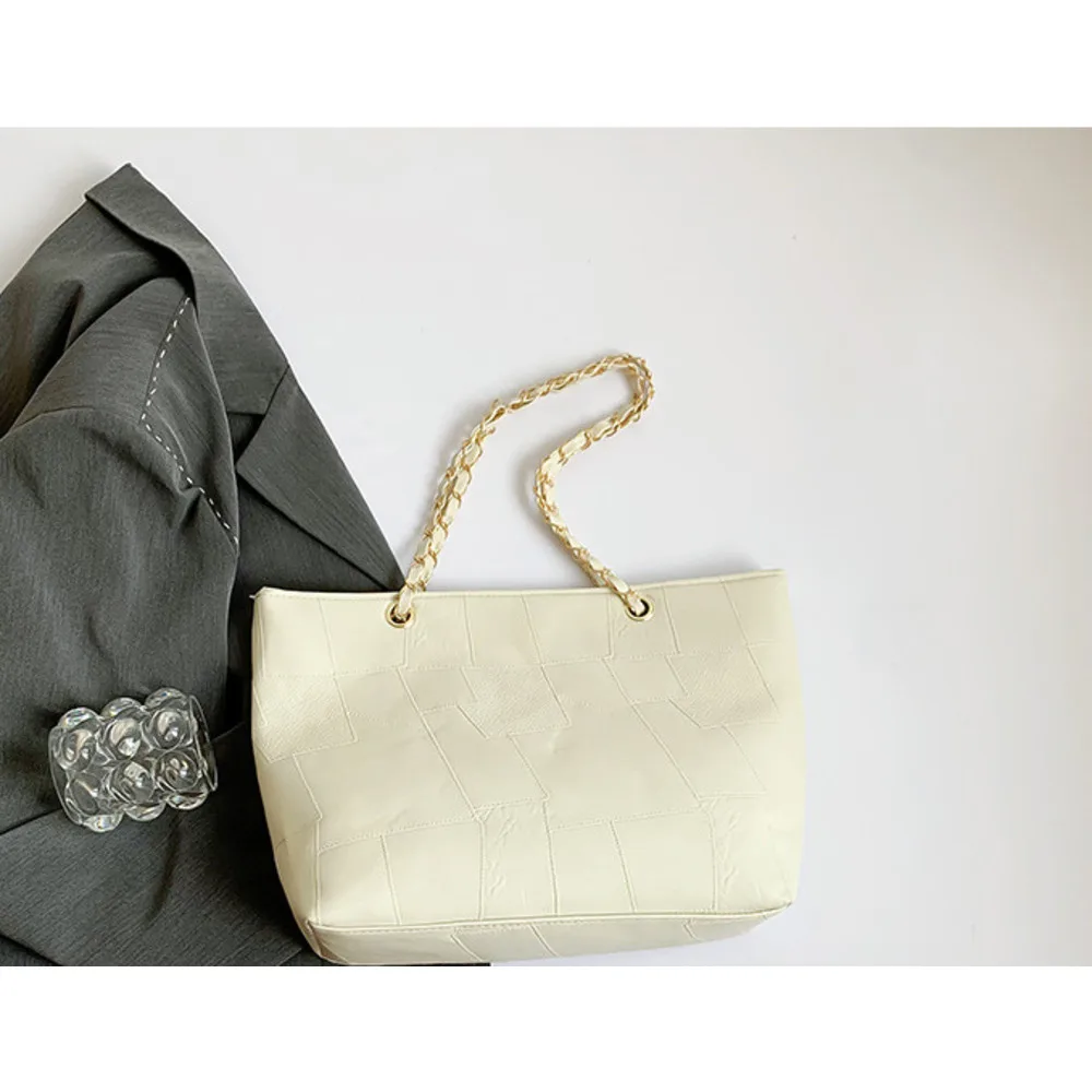 Women's Large Capacity Shoulder Tote Bag With Chain Detail_voghion.com