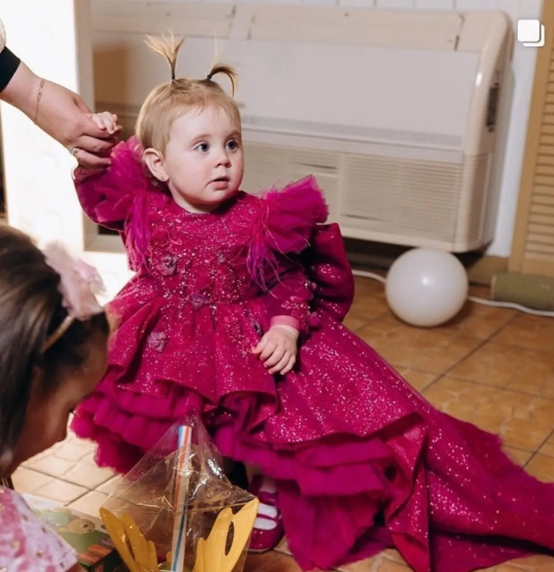 Girls Dresses Gorgeous Toddler Baby Girl Birthday Dress Big Bow Long Sleeves Feather Princess Pageant Wedding Prom Dresses with Train