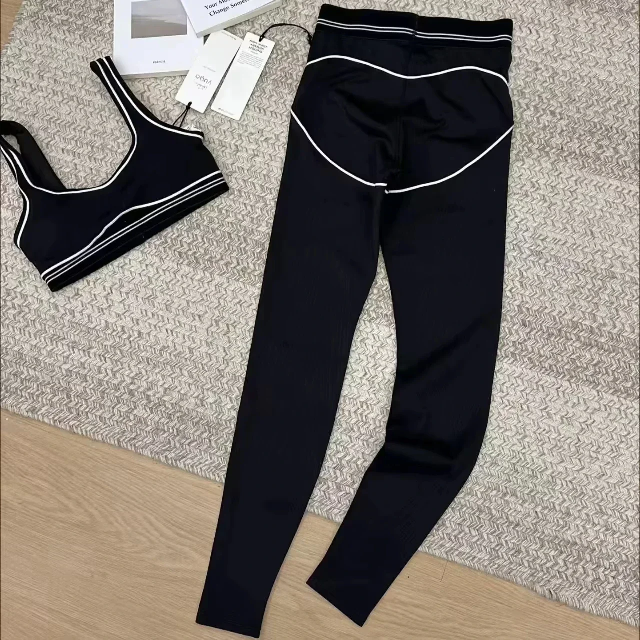AL Yoga Sports Set Brush High Waist Heart Throb Legging Tight Fitting Sport Bra for Women Slimming Elastic Fitness Running Set 3
