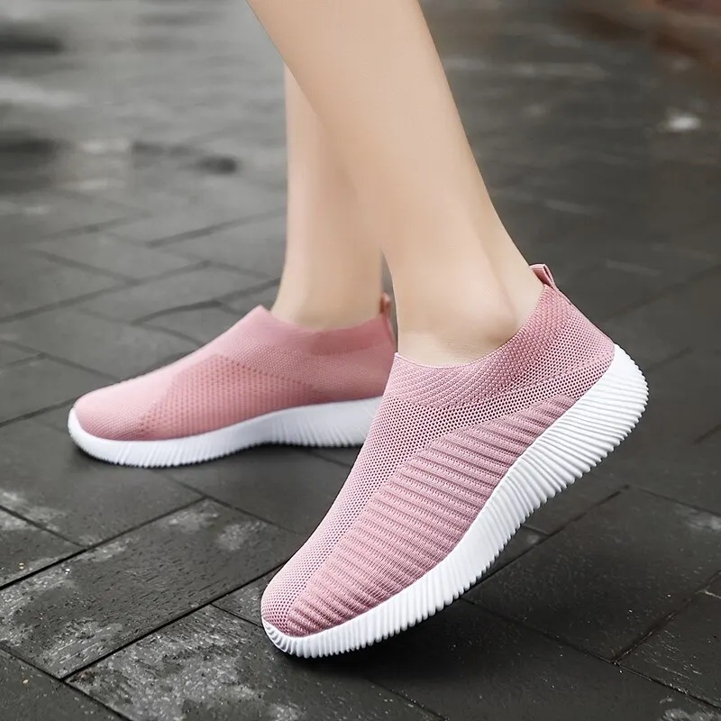 Women Vulcanized Shoes High Quality Couple Sneakers Slip On Flats Men Loafers Plus Size Breathable Mesh Walking Sneakers