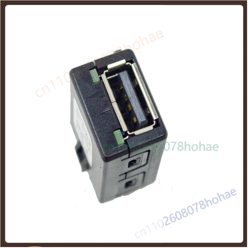USB 포트 소켓 유닛 5Q0035726 5Q0 035 726 A4 B9 2015 - 2023용