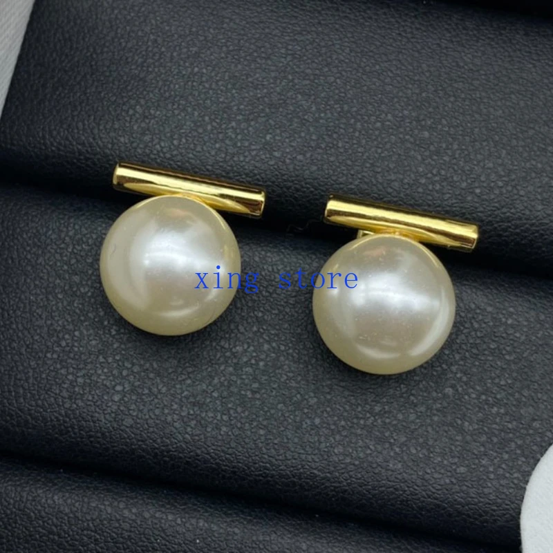 2024 Fashion New Classic Simulation Pearl Inlaid Round Women's Earrings