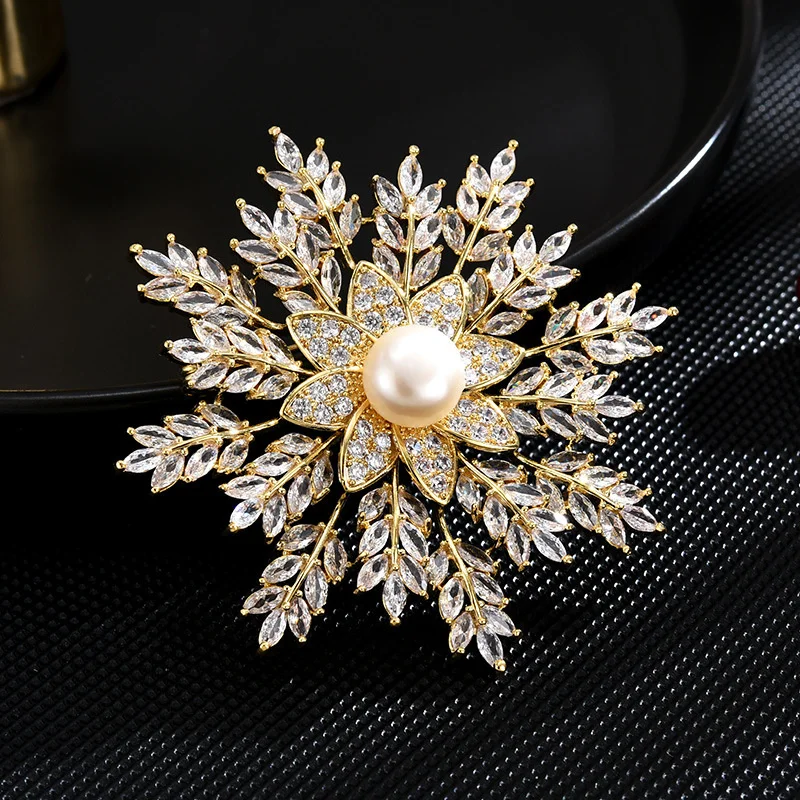 

New Copper Micro-zircon Natural Freshwater Pearl Snowflake Brooches for Women High-end Design Brooch Pin Wedding Jewelry Gifts