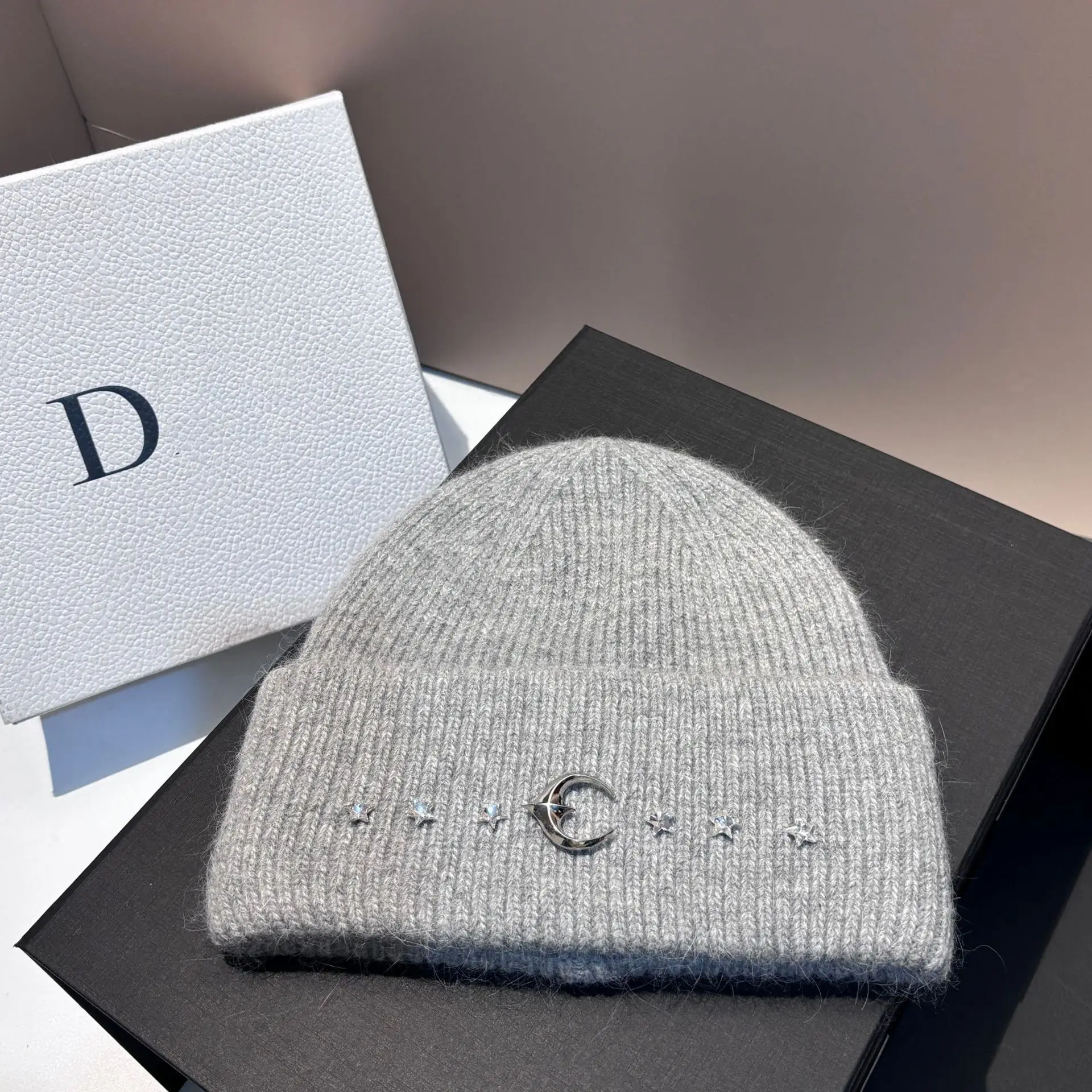 New Rabbit Fur Bifold Knit Hat Winter Warm Fashion Ear Protection Moon Beanie Outdoor Pullover Hat Women
_voghion.com