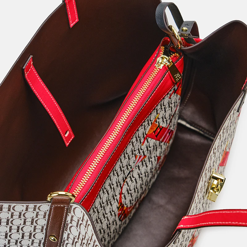 حقيبة كروس نسائية ذات جودة عالية على الطراز الكلاس...