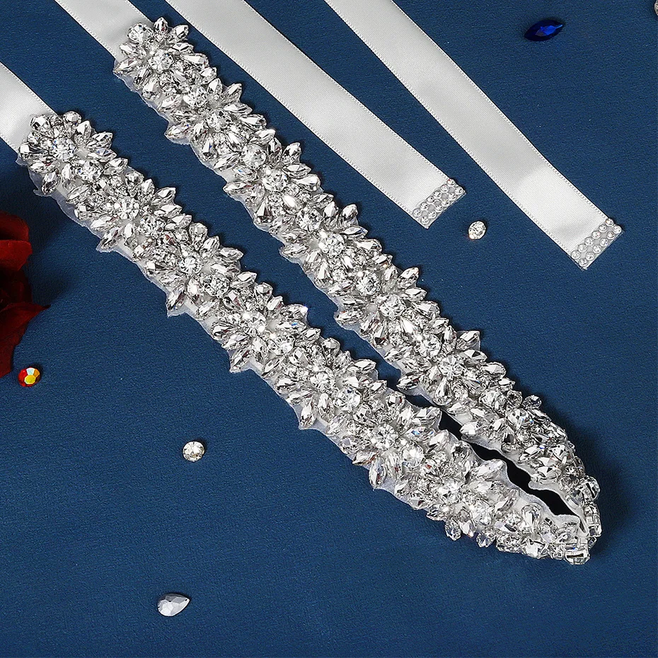 Cintura da sposa in pizzo con perline di cristallo e strass (15 x 20 cm) - Italia