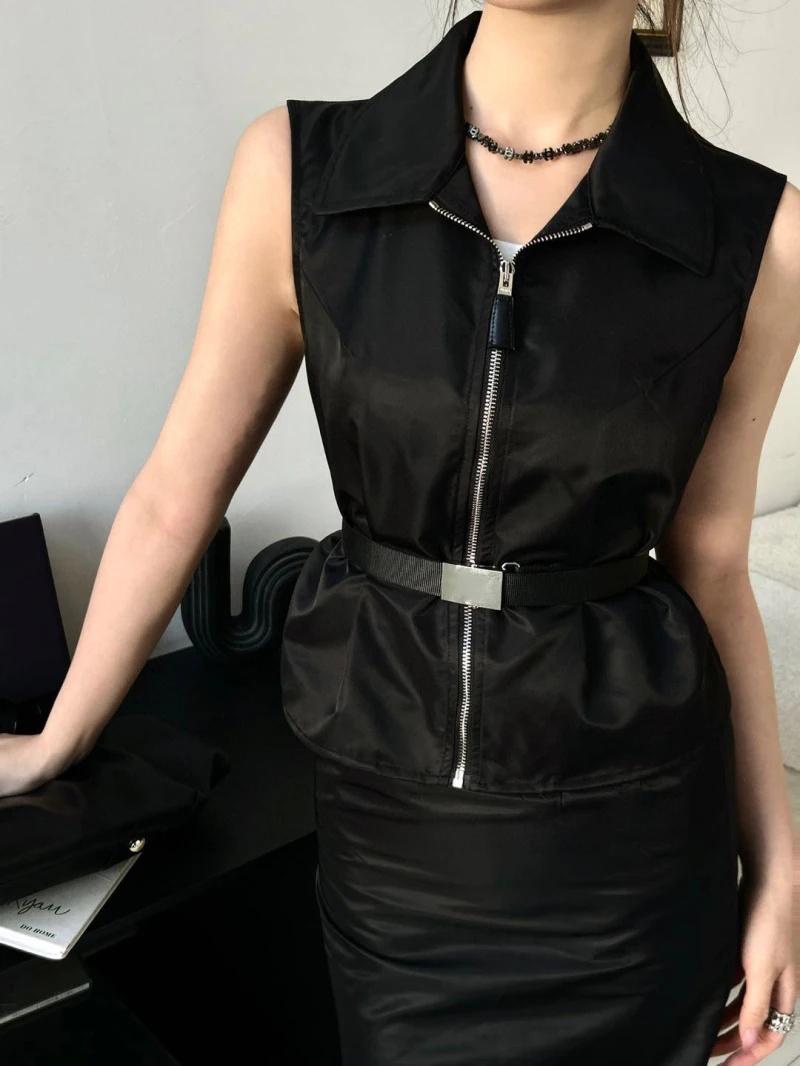 

Loose and casual women's vest, fashionable and minimalist style, thin nylon vest jacket with a lapel collar, two-piece set