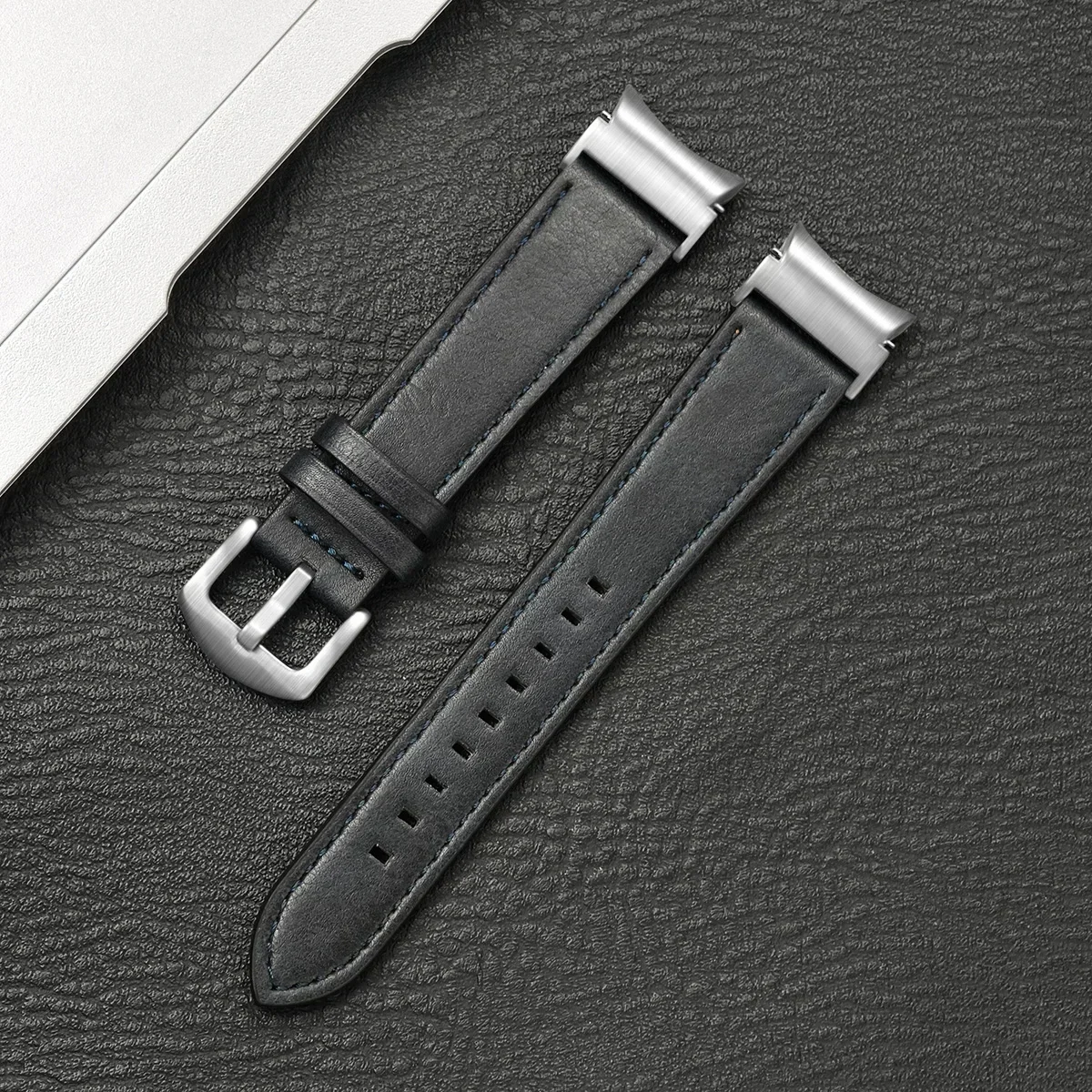 Elegant Leather Strap for Smartwatch - No Gaps Design