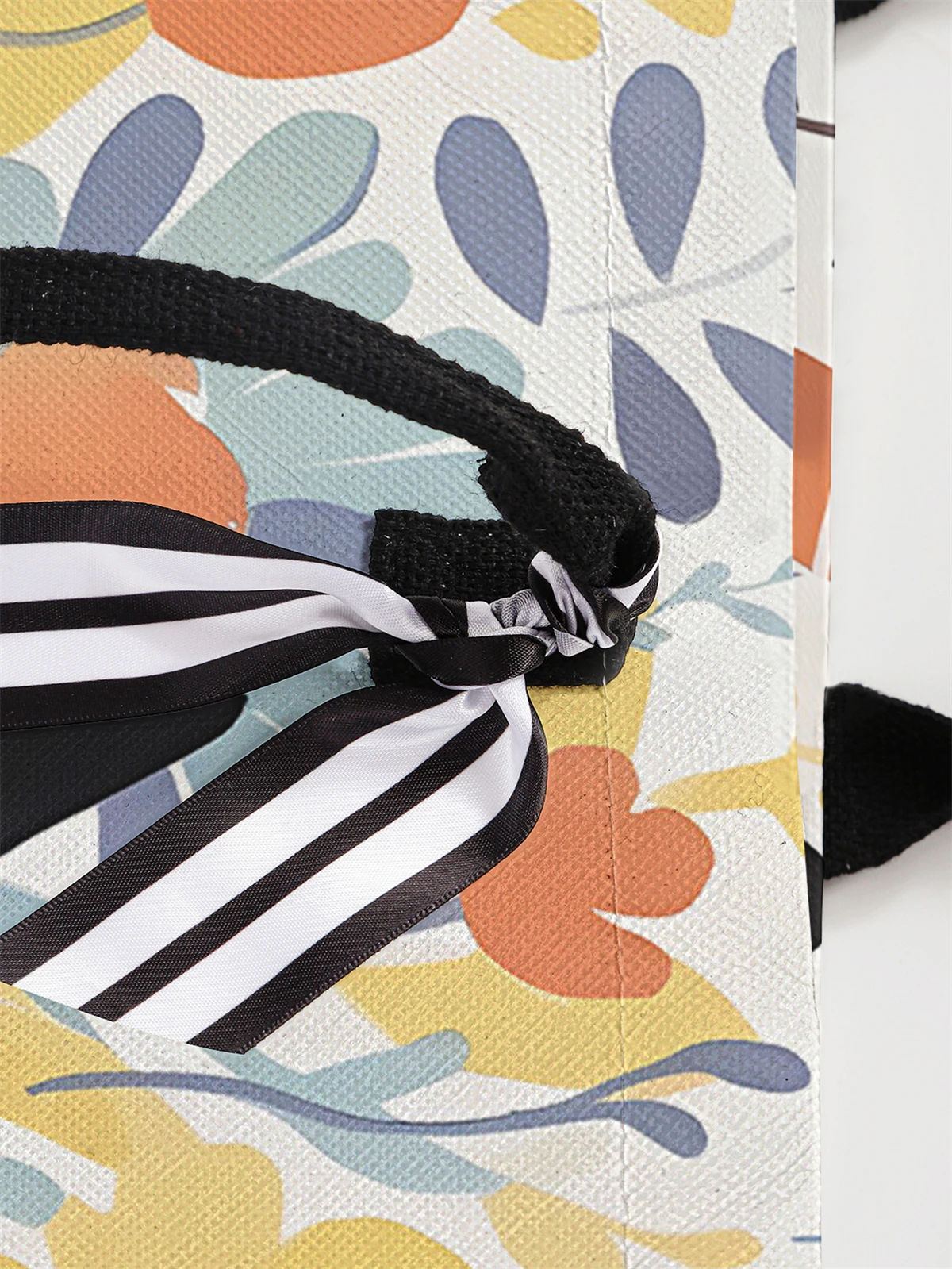 Cartoon cat pattern printed handbag, women's gift handbag, beach bag, suitable for large capacity handbags for men and women