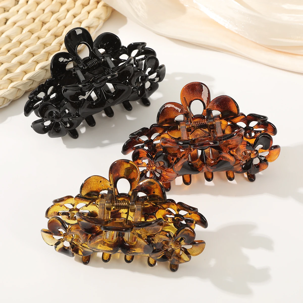 Flower Simple  Claw Hair Clip Black Leopard Pattern Shark Crabs Clip For Girls Women Korean Hair Claw Hair Accessories Hairpin