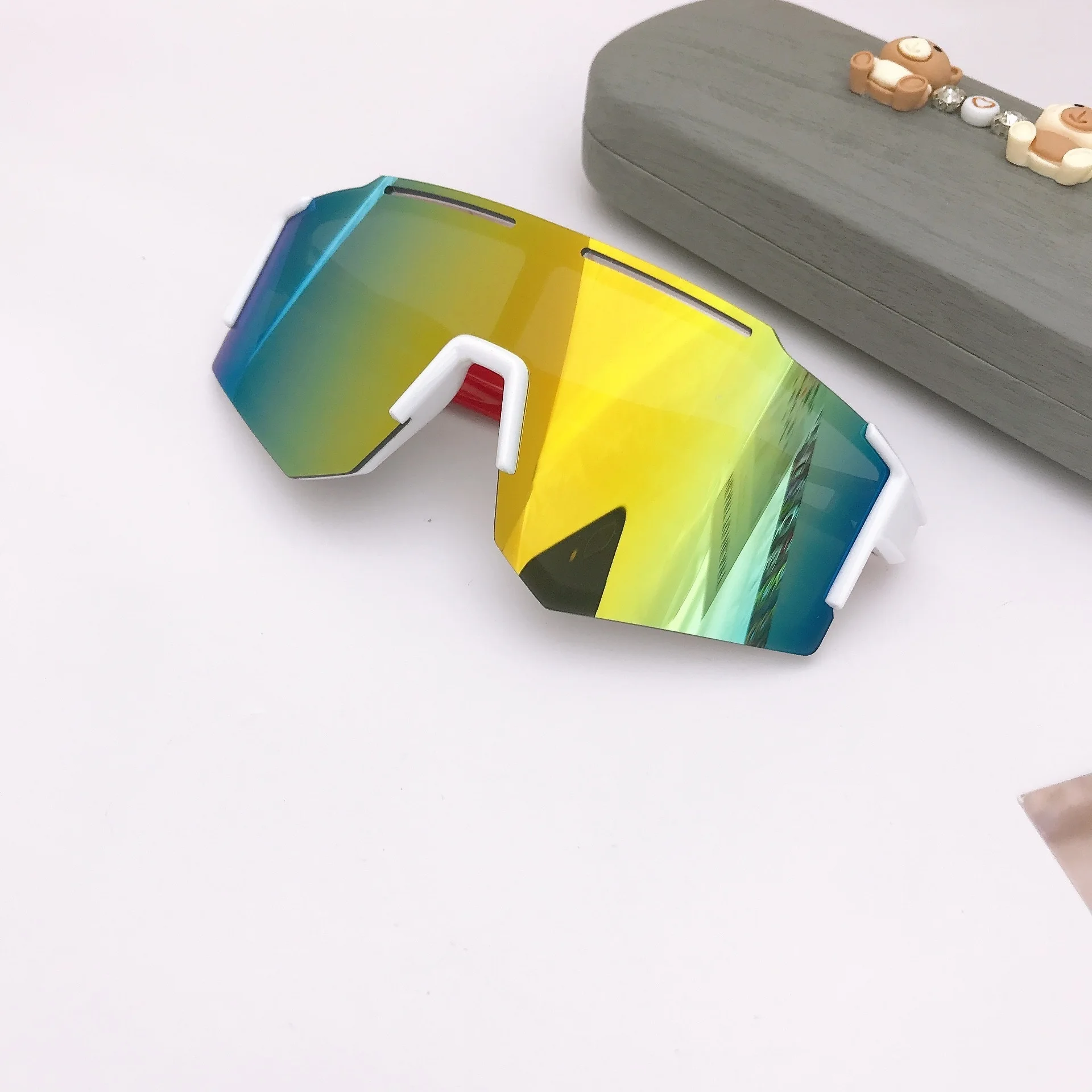 Fashionable New Children's Sunglasses, Outdoor Colorful Cycling Sunglasses For Boys And Girls, One-Piece Sports Glasses
