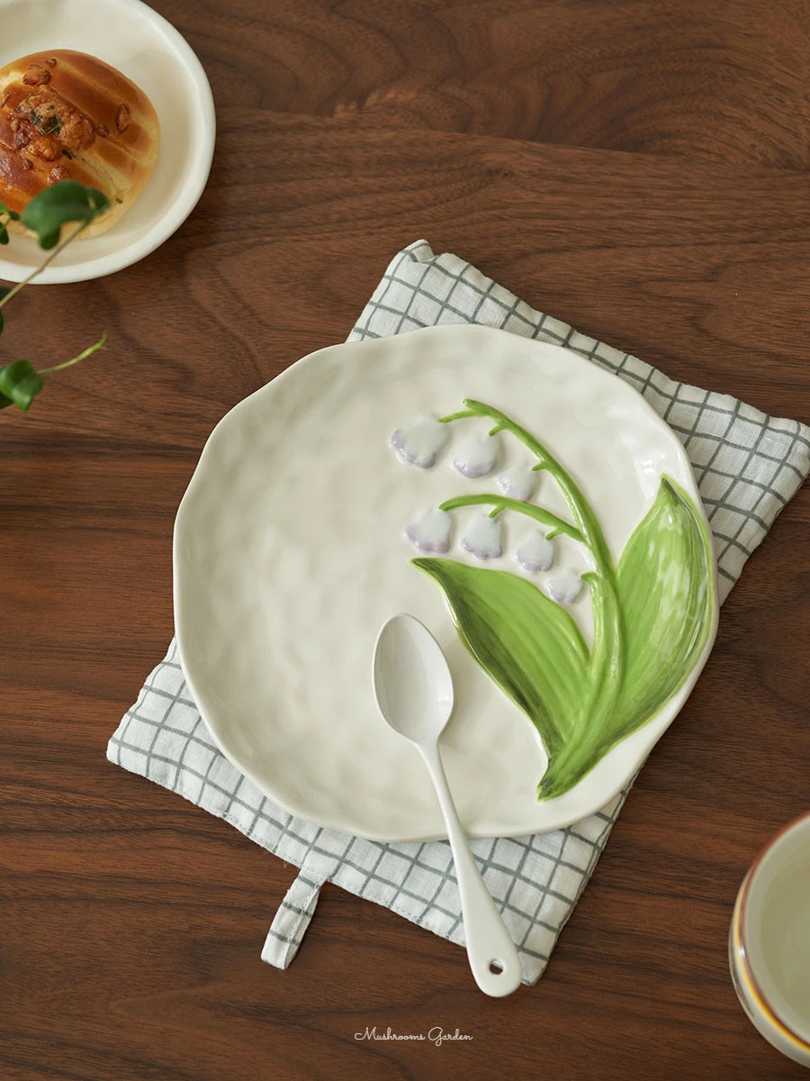 

Mushrooms Garden Japanese Bell Orchid Plate Home Irregular Tableware Ceramic Breakfast Plate Afternoon Tea Snacks Dinner Plate