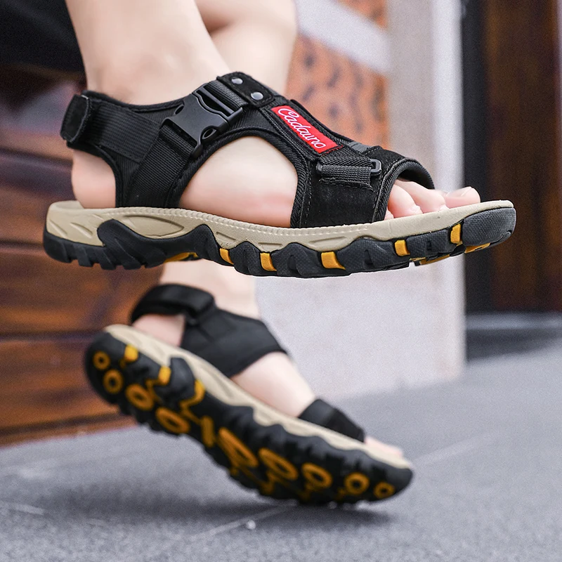Fashion Man Beach Classic Flats Antiskid Outdoor Sandals Breathable Men's Summer Walking Shoes Luxurious Men All-match Sandals