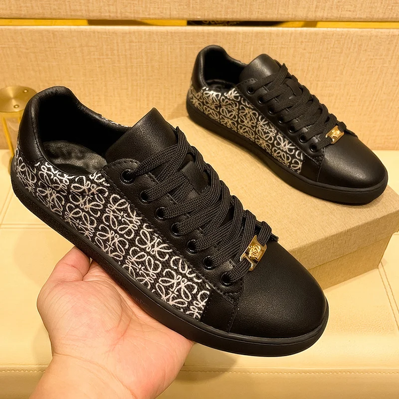 أحذية رياضية رجالية سوداء مطرزة عالية الجودة، أحذي...