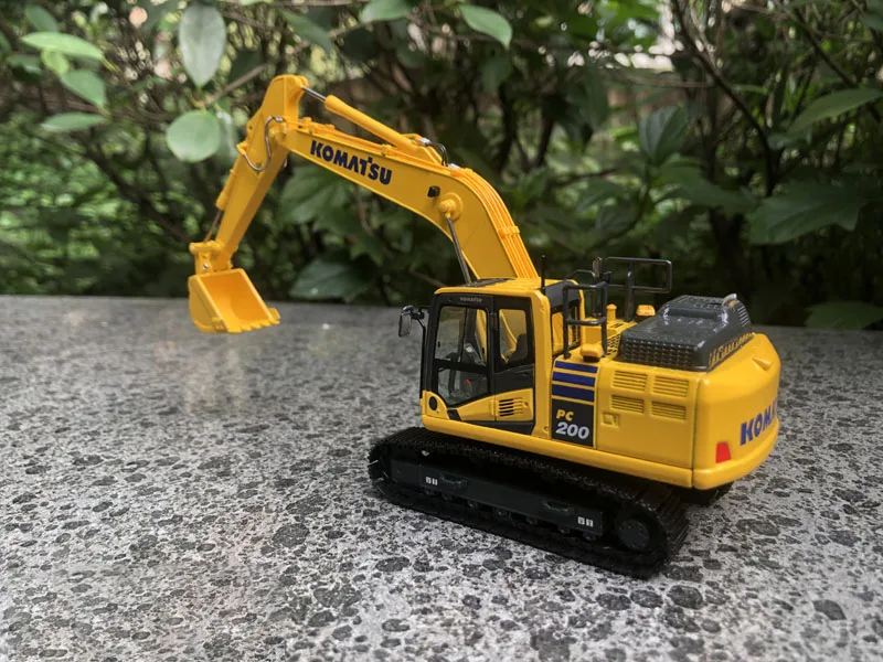 KOMATSU製　PC200-11 1/50 1:50 Scale KOMATSU PC200-11 Excavator Alloy Engineering