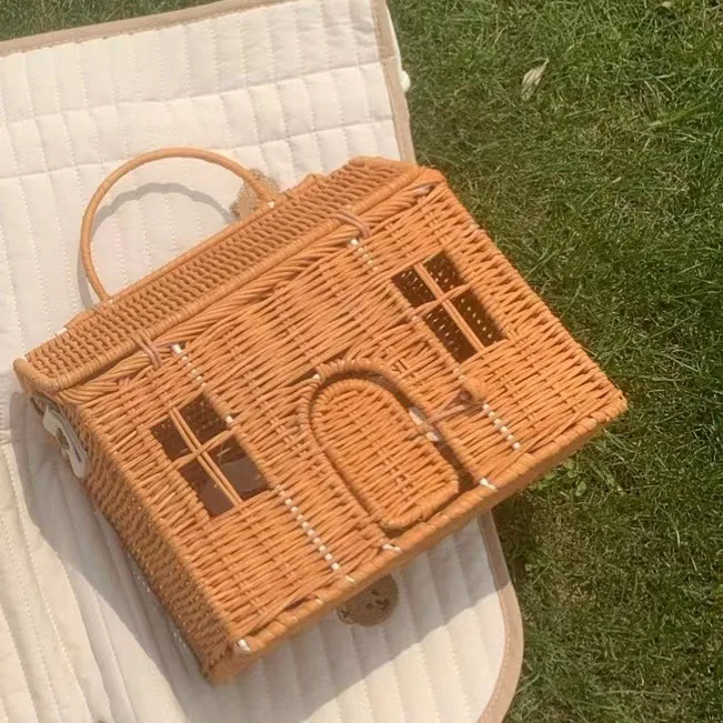 creative-small-house-pastoral-style-portable-rattan-straw-bag-cabin-portable-woven-bag-picnic-storage-basket