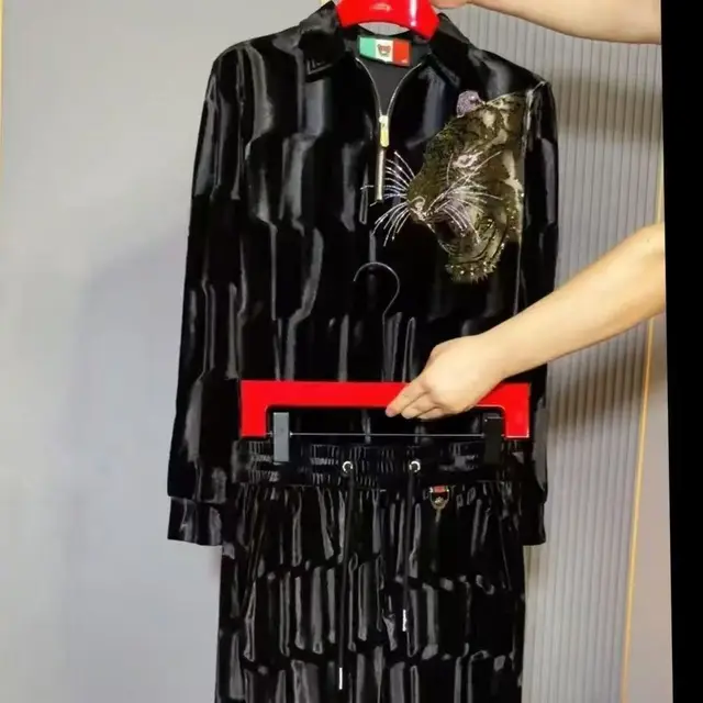 Printemps automne luxe mode européenne velours à manches longues haut pantalon hommes à la mode ensemble nouveau haut de gamme décontracté deux pièces ensembles 1