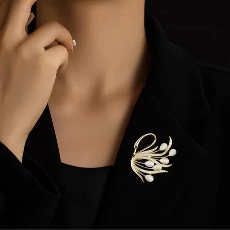 Birds Butterfly Cat Brooch For Women Pearl Rhinestone Animal Jewelry Coat Dress Lapel Pins Wedding Party Gifts