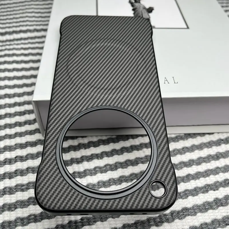 OPPO Find X8 Series Slim Carbon Fiber Protective Case with Magnetic Wireless Charging Capability