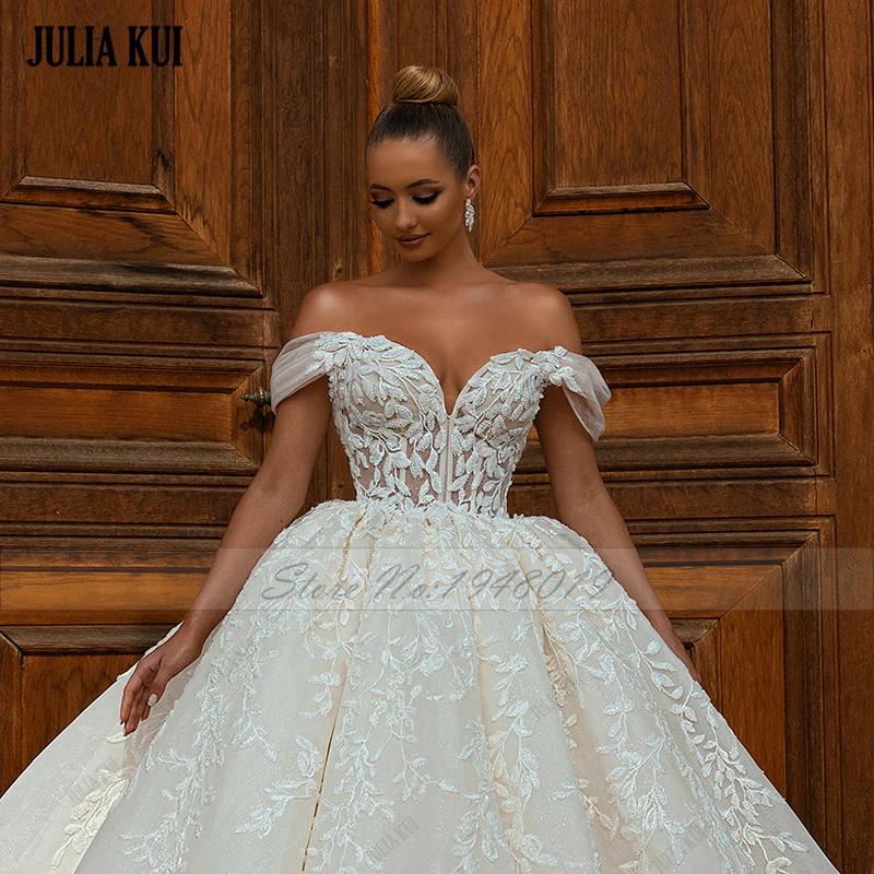 Wedding Dresses Julia Kui Vintage Off Shoulder Short Sleeves Sweetheart Ball Gown Wedding Dress With Beading Pearls Appliques Lace Bridal Gowns