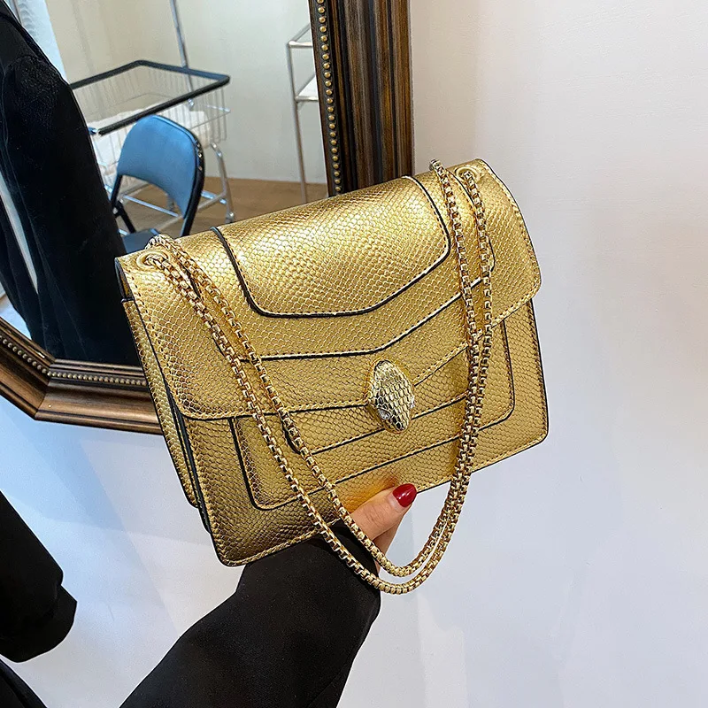 

Women's New Autumn Fashion Korean Chain European and American Shoulder Crossbody Embossed Small Square Bag